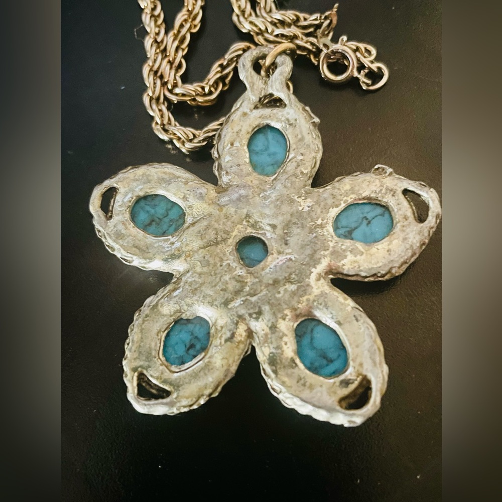 Vintage Silver and Turquoise Flower Pendant Necklace - Picture 6 of 10